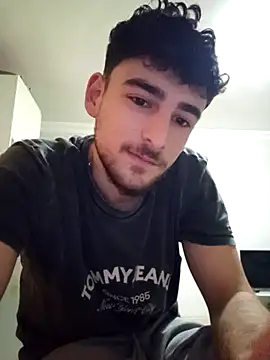 yasinesra757  online show from 03/06/26, 12:05