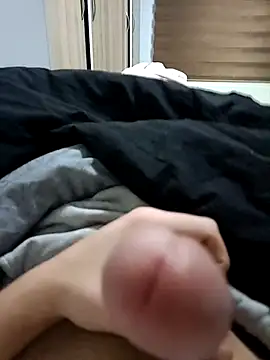 yasinesra757  online show from 12/15/25, 10:26