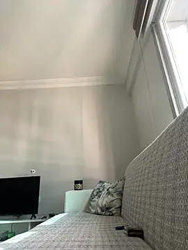 yasinesra757  online show from 01/18/26, 09:13