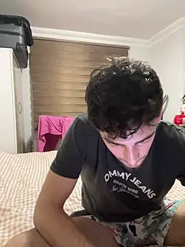 yasinesra757  online show from 02/08/26, 11:46