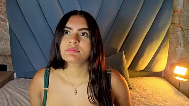 amarahanks1 online show from 11/04/25, 12:31