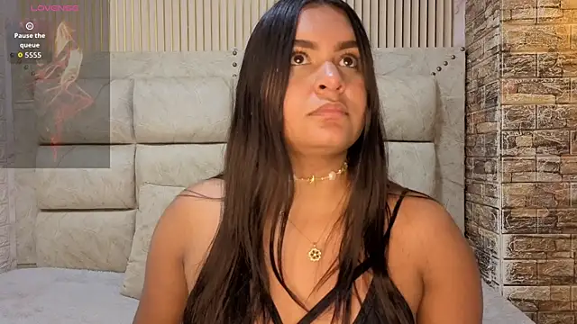 amarahanks1 online show from 12/04/25, 06:51