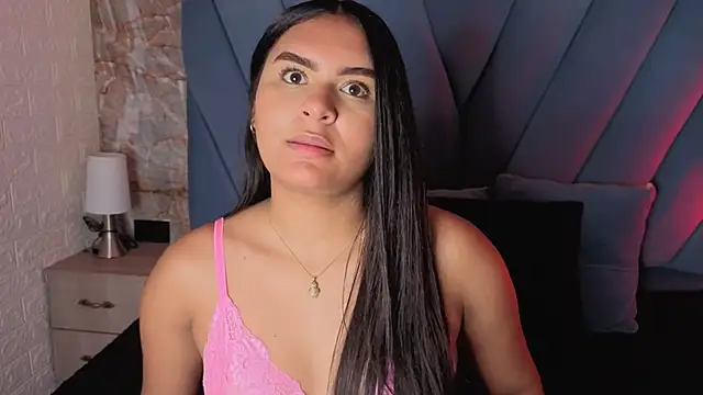 amarahanks1 online show from 11/11/25, 11:38