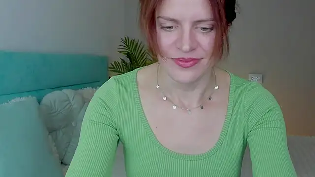 Sandra angel  online show from 11/25/25, 04:07