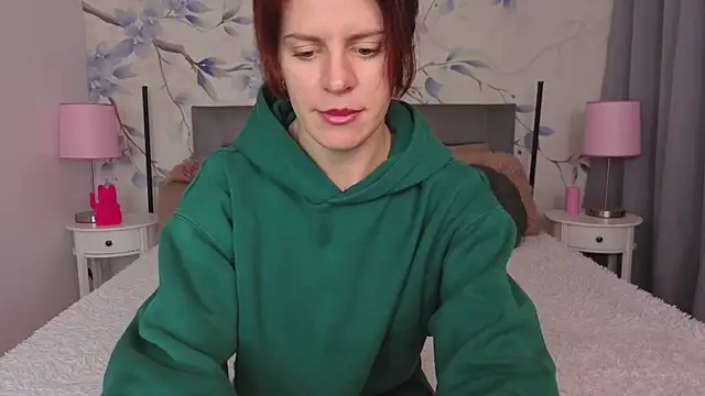 Sandra angel  online show from 11/26/25, 10:10