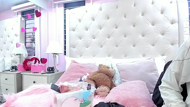 scarlett leblanc  online show from 03/04/26, 11:40