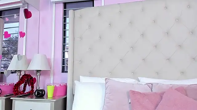 scarlett leblanc  online show from 03/25/26, 12:04