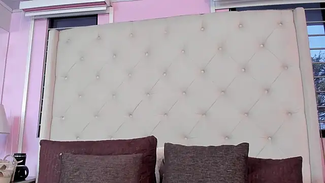 Snapshot of scarlett_leblanc_ chatting on 04/24/26, 11:56 scarlett leblanc online show from 04/24/26, 11:56