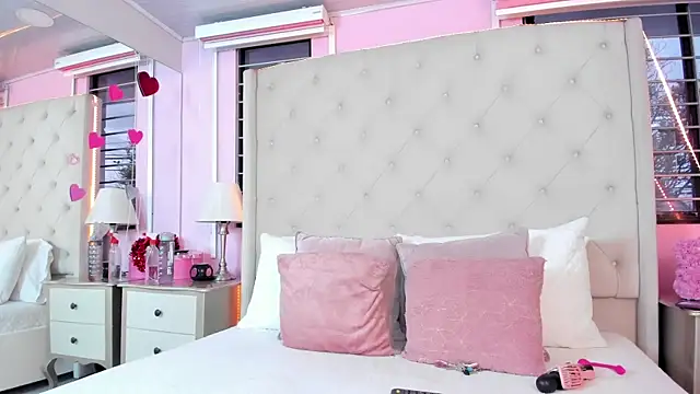 scarlett leblanc  online show from 02/23/26, 11:55