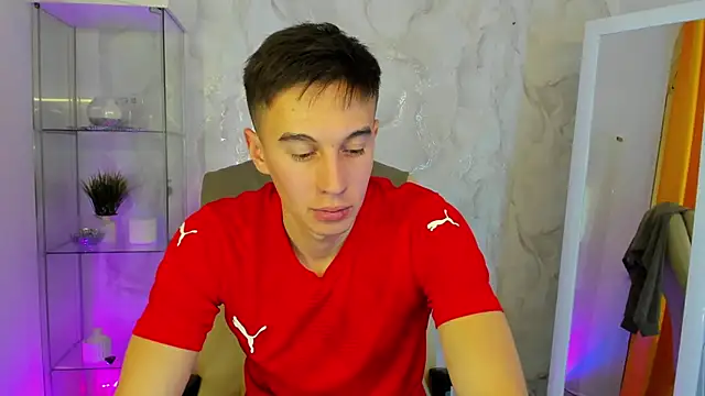 Snapshot of MarkKullen chatting on 11/01/25, 05:18 MarkKullen online show from 11/01/25, 05:18