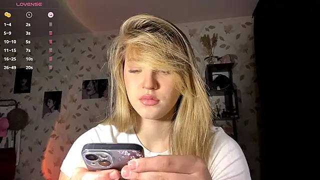 OrethaEredia online show from 11/10/25, 03:06