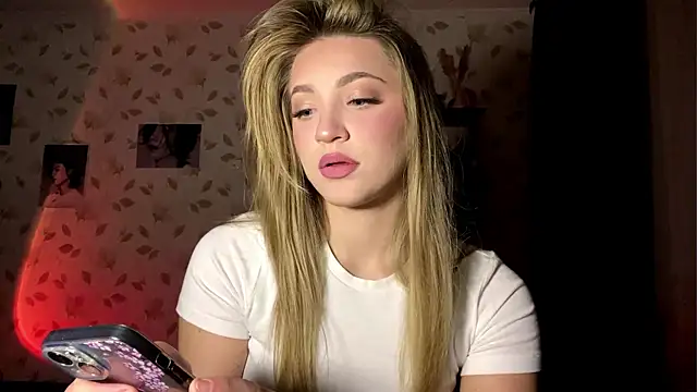 OrethaEredia online show from 11/06/25, 03:38