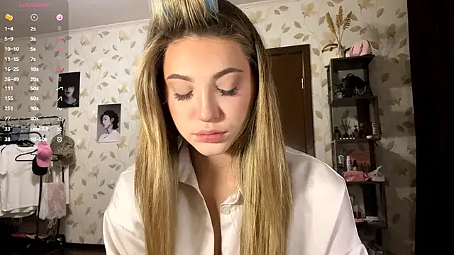 OrethaEredia online show from 11/18/25, 03:15