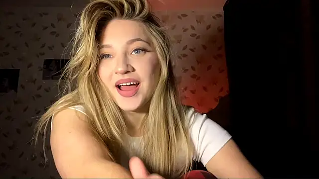 OrethaEredia online show from 11/04/25, 03:27