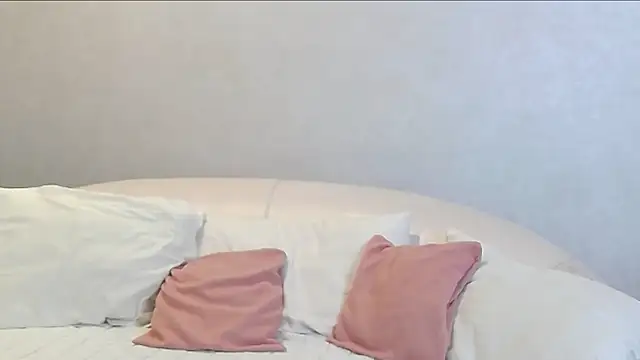 Molly Mavis online show from 11/04/25, 03:54