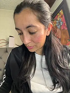 Snapshot of Salome_Marck chatting on 11/14/25, 03:15 Salome Marck online show from 11/14/25, 03:15