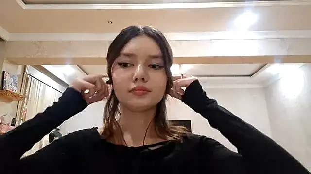 Snapshot of HenryMetter chatting on 10/31/25, 10:34 HenryMetter online show from 10/31/25, 10:34