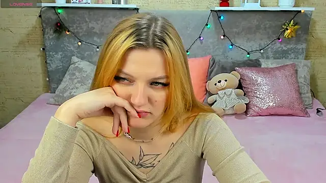 AnnaXPeach online show from 11/30/25, 01:17