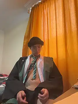 Itsllua21 online show from 10/31/25, 08:16