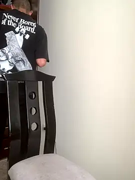 Snapshot of dylan_drakee chatting on 10/30/25, 05:32 dylan drakee online show from 10/30/25, 05:32