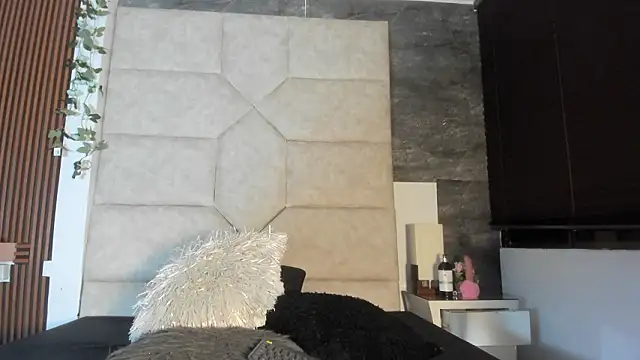 Liia Leens online show from 02/14/26, 04:34