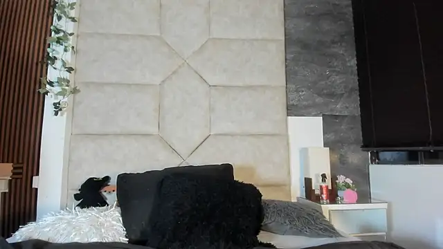 Liia Leens online show from 02/13/26, 05:07