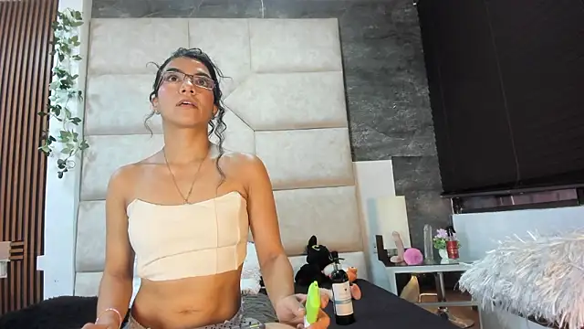 Liia Leens online show from 02/26/26, 05:57