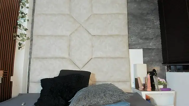 Liia Leens online show from 02/08/26, 04:32