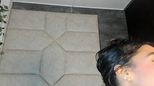 Liia Leens online show from 02/15/26, 04:02