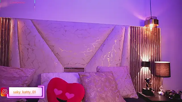 Kat Saky online show from 04/13/26, 11:42