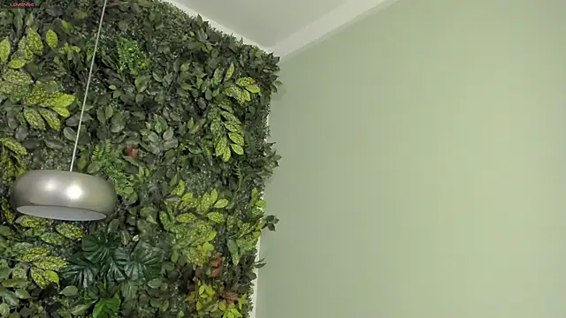 Snapshot of ErikaSouza chatting on 11/11/25, 11:27 ErikaSouza online show from 11/11/25, 11:27