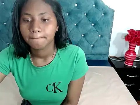 Snapshot of valentinavega18x chatting on 11/07/25, 06:07 valentinavega18x online show from 11/07/25, 06:07