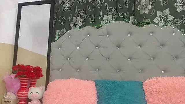 Snapshot of valentinavega18x chatting on 01/12/26, 04:19 valentinavega18x online show from 01/12/26, 04:19