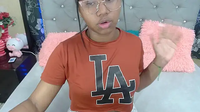 Snapshot of valentinavega18x chatting on 02/03/26, 04:10 valentinavega18x online show from 02/03/26, 04:10