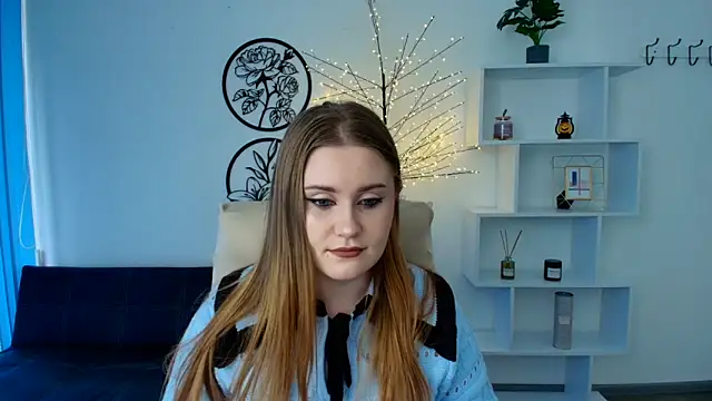 NinaSavkoo online show from 11/03/25, 12:53