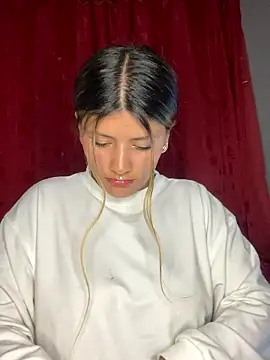 Snapshot of Crystall_15 chatting on 01/10/26, 02:18 Crystall 15 online show from 01/10/26, 02:18