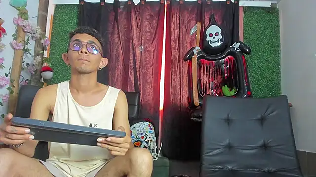 Snapshot of jackk_blaze chatting on 10/30/25, 07:33 jackk blaze online show from 10/30/25, 07:33