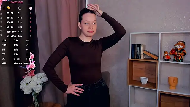 LaraeWernecke online show from 11/03/25, 06:18