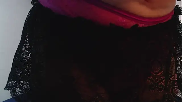 Snapshot of selenabustamante chatting on 11/28/25, 11:49 selenabustamante online show from 11/28/25, 11:49