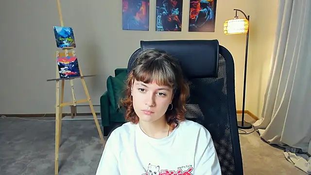 Snapshot of SharynMannes chatting on 10/31/25, 01:52 SharynMannes online show from 10/31/25, 01:52