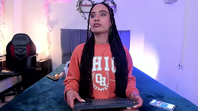 Lucerop  online show from 04/10/26, 03:24