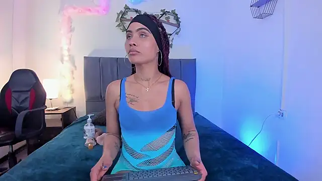 Lucerop  online show from 02/06/26, 03:24