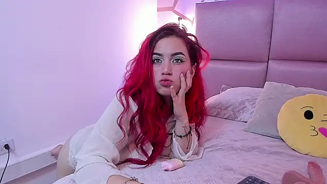 Sophie Russell  online show from 11/11/25, 12:05