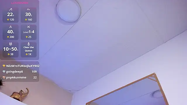 Sophie Russell  online show from 12/20/25, 01:25