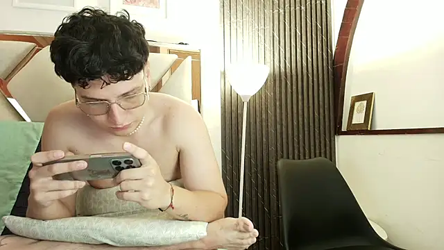 Zoe And Dylan  online show from 07/22/26, 01:02