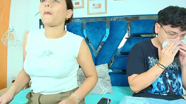 Zoe And Dylan  online show from 12/17/25, 01:27