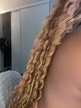 MadameMuse online show from 04/13/26, 02:21