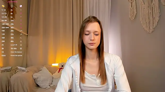 Snapshot of SweetVee chatting on 07/21/26, 06:48 SweetVee online show from 07/21/26, 06:48