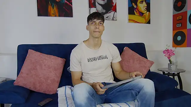 AlessioVitale online show from 11/20/25, 12:17