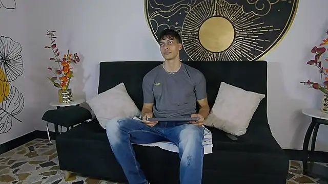 AlessioVitale online show from 11/10/25, 12:32